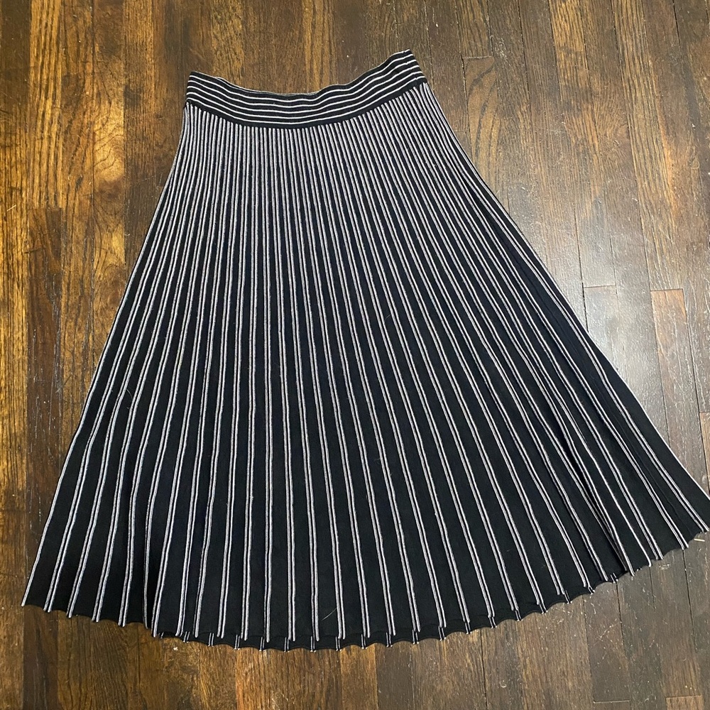 Saks Fifth Avenue Black and White Accordion Midi A-Line Skirt
